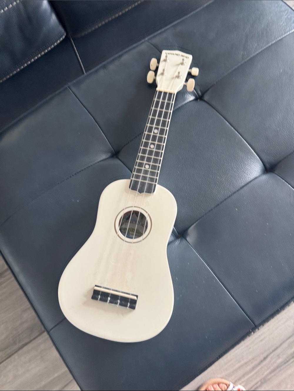 Diamond Head Cream Soprano Ukulele